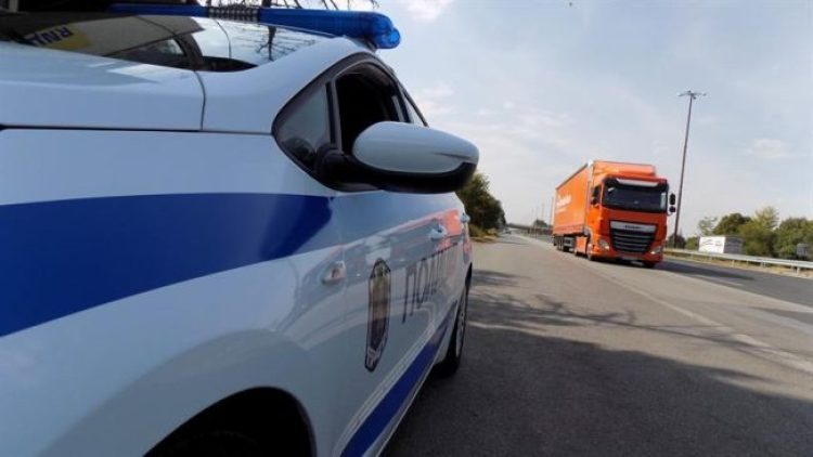 Проверки на камиони, автобуси и пътниците в тях