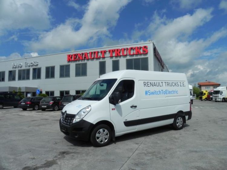 Тест: Renault Master Z.E. – да превключим на ток (Видео)