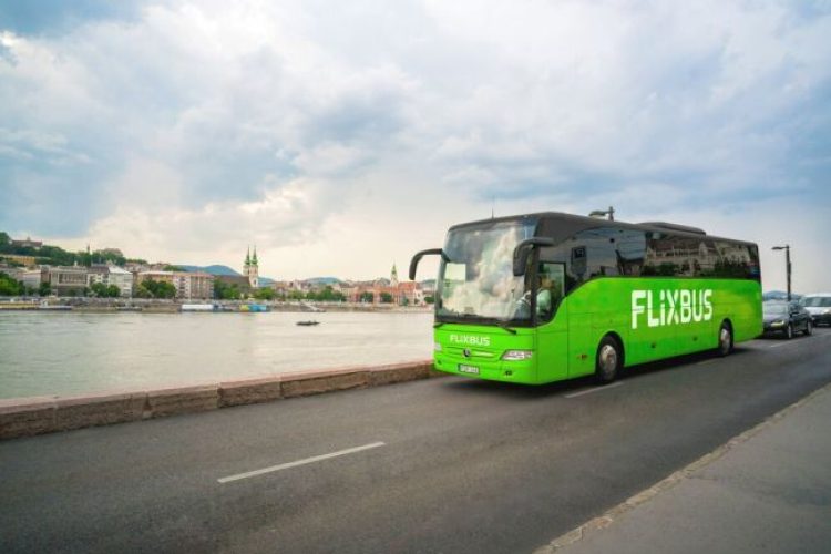Flix и Daimler Buses обединяват усилия