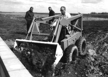 Първият колесен товарач Bobcat