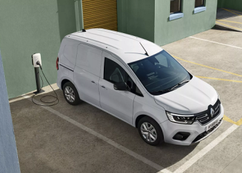 Renault набира скорост с електрифицираната си гама