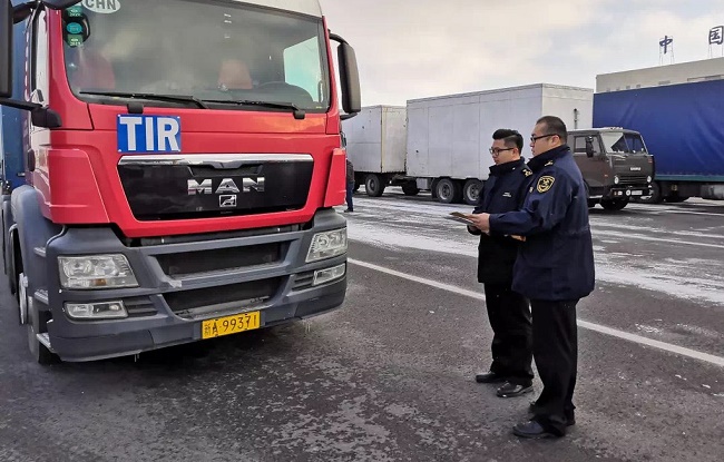 Расте интересът към автомобилния транспорт от Китай за Европа