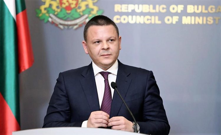 Проверяват сигнали, свързани с намаленията за автобусен транспорт