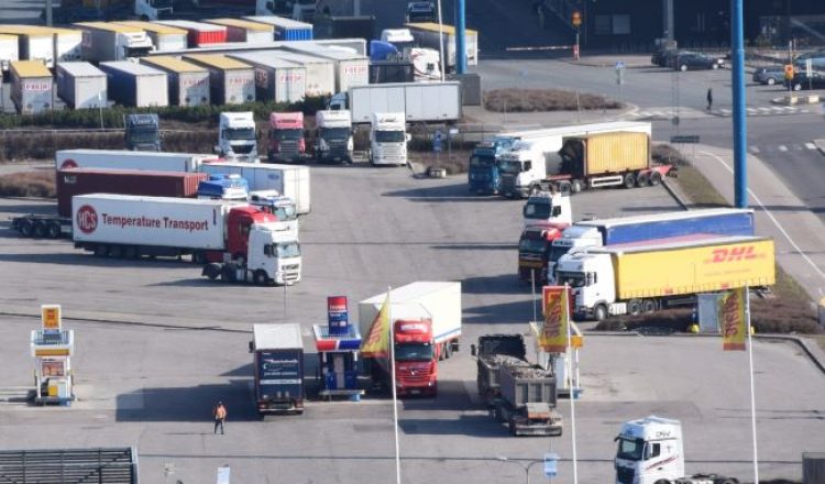 Шофьори и пристанищен персонал стачкуват във Финландия