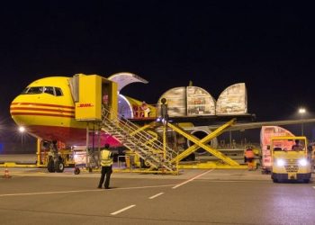 DHL Express с услуга за транспорт с био самолетно гориво