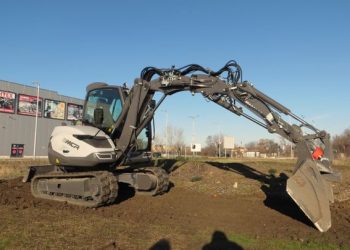 Новодоставен Mecalac 6MCR дебютира на първата копка на нов спортен комплекс в Пловдив