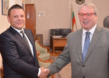 Непрекъснати вериги на доставки в България са приоритет за Франция