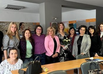 Спедитори и академични преподаватели обучават гимназиални учители