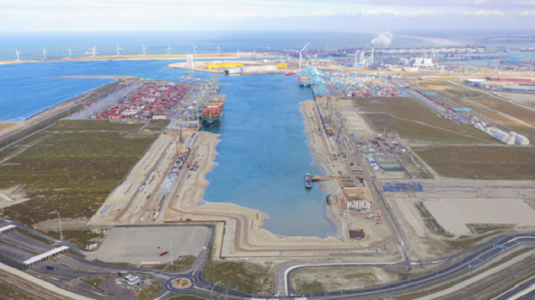 Maersk инвестира 1 млрд. евро в терминала си в Ротердам