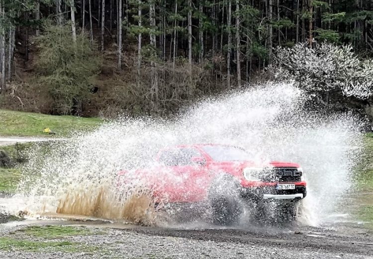 Тест: Новият Ford Ranger Raptor - през гори и реки 2