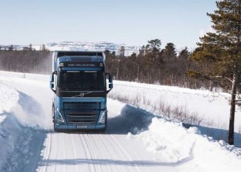 Volvo Trucks тества водородни камиони в Северна Швеция