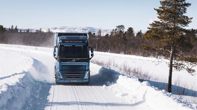 Volvo Trucks тества водородни камиони в Северна Швеция