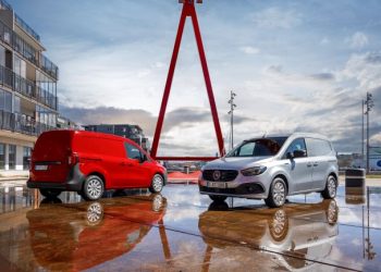 Mercedes-Benz eCitan е електрически малък ван за градски доставки
