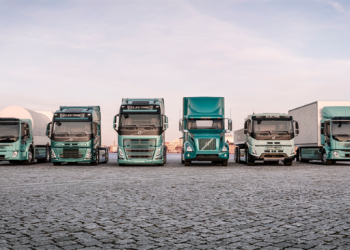 Volvo Trucks запазва лидерството си при е-камионите