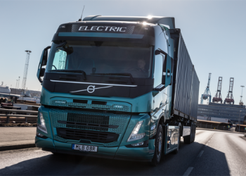 Volvo с рекордна поръчка за до 1000 е-камиона