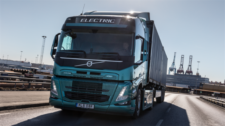 Volvo с рекордна поръчка за до 1000 е-камиона