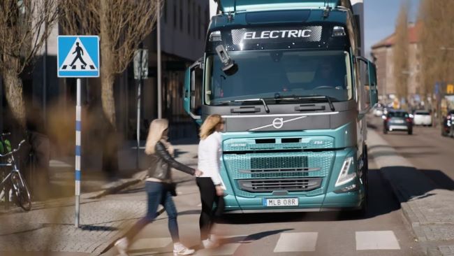 Volvo Trucks въвежда нови системи за безопасност