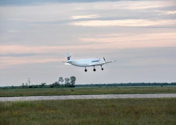 Dronamics Cargo Drone направи първи полет