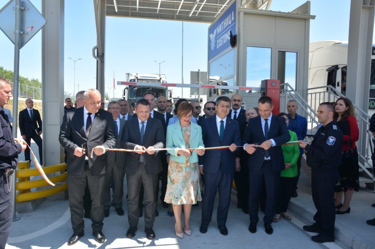 Пуснаха нови платна на Капитан Андреево