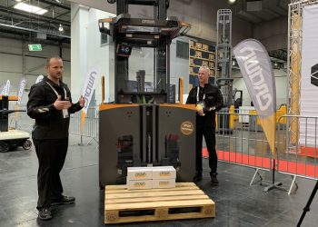 IFOY: Удобният високоповдигач SP 1500 на Crown