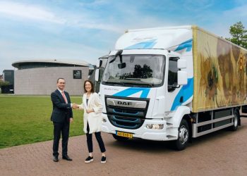 DAF LF Electric за юбилея на Музея на Ван Гог