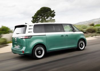 ID. Buzz дълга база с европейска премиера на VW Bus Festival