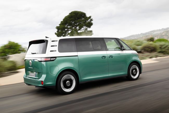 ID. Buzz дълга база с европейска премиера на VW Bus Festival