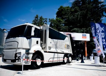 Ford Trucks и Булавто представиха 100% електрически камион