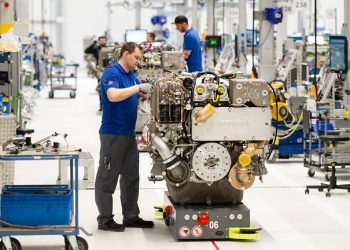 Rolls-Royce откри нов завод за сглобяване на двигатели