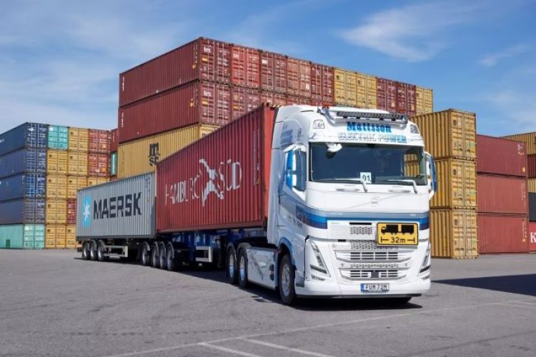 Volvo достави 74-тонен е-камион на превозвач в Гьотеборг