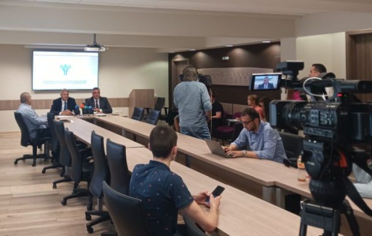 Въвеждат интерактивни видеоклипове в теоретичните изпити за шофьори