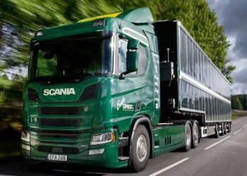 Scania тества захранван със слънчева енергия хибриден камион
