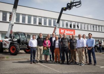 Bobcat празнува 60-годишнината на фабриката за телехендлери във Франция