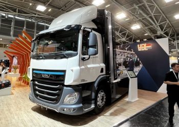 Водороден камион и автономна совалка на IAA Mobility 2023
