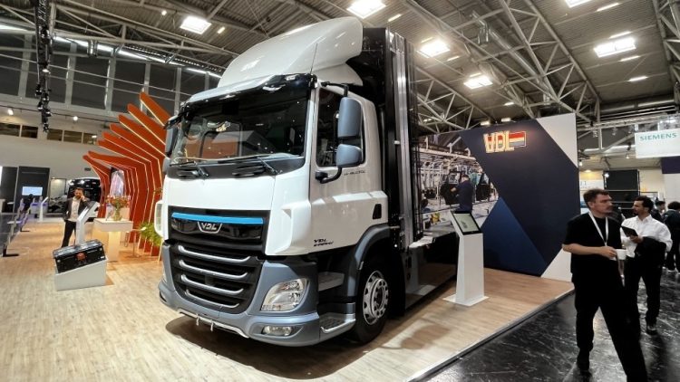 Водороден камион и автономна совалка на IAA Mobility 2023
