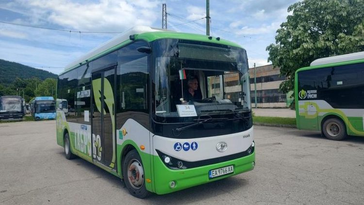 Нови електрически автобуси за 30 български общини