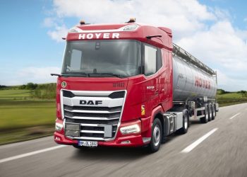 HOYER обновява автопарка си със 165 влекача DAF XG
