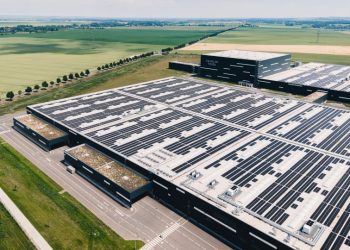 Глобалният център за резервни части на Daimler Truck вече работи с пълен капацитет