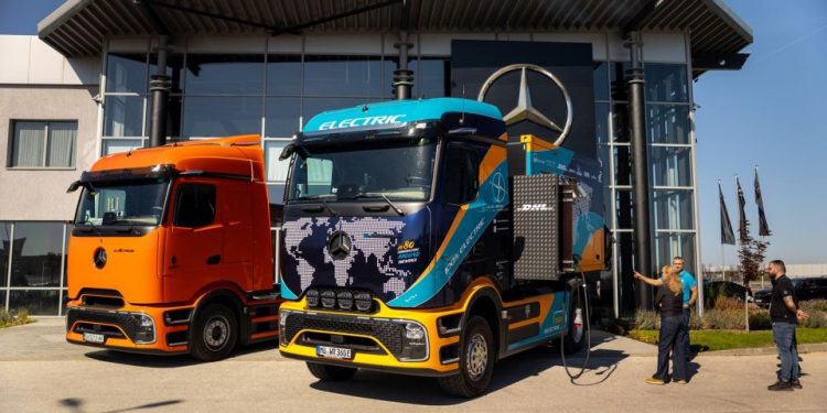 Mercedes-Benz eActros  600 и Тобиас Вагнер около света с 80 зареждания