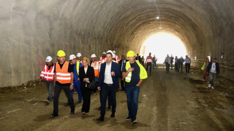 250 млн. лв. от жп проекти са пренасочени към други видове транспорт