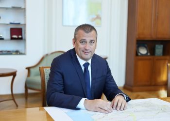 Министър Пеев пред сп. ЛОГИСТИКА: Целта е по-безопасен транспорт, модерна и работеща железница и подобрена свързаност