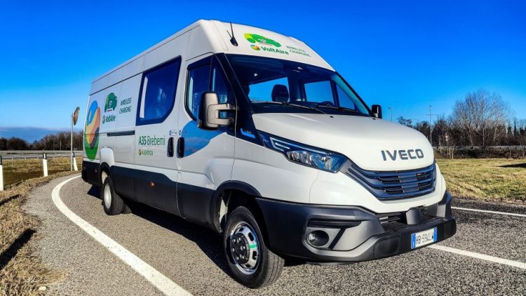 IVECO представя eDaily с интегрирано динамично и статично безжично зареждане