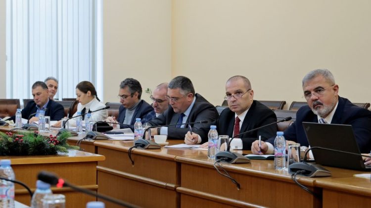 Законът за обществения транспорт ще бъде доразвит с приноса на общини, превозвачи и потребителски организации