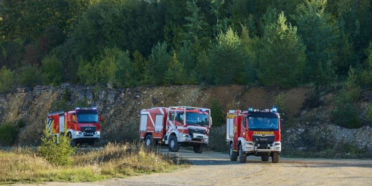 Новият MAN TGM 4×4 е специалист по гасенето на горски пожари