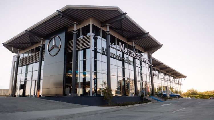Трилъчата звезда на Mercedes-Benz изгря с нов блясък във Варна