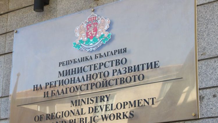 МРРБ не планира поскъпване на тол таксите и обсъжда отстъпки за превозвачите