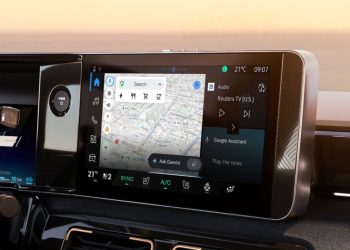 Renault openR link е наличен с вградени Google услуги и Gemini