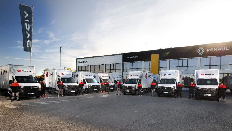 Renault Master обновява автопарка на Спиди