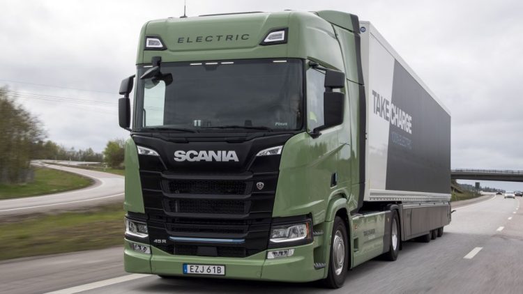 1900 километра в три държави със Scania 45 R