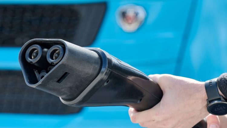 Scania представя Megawatt Charging System за бързо зареждане на е-камиони